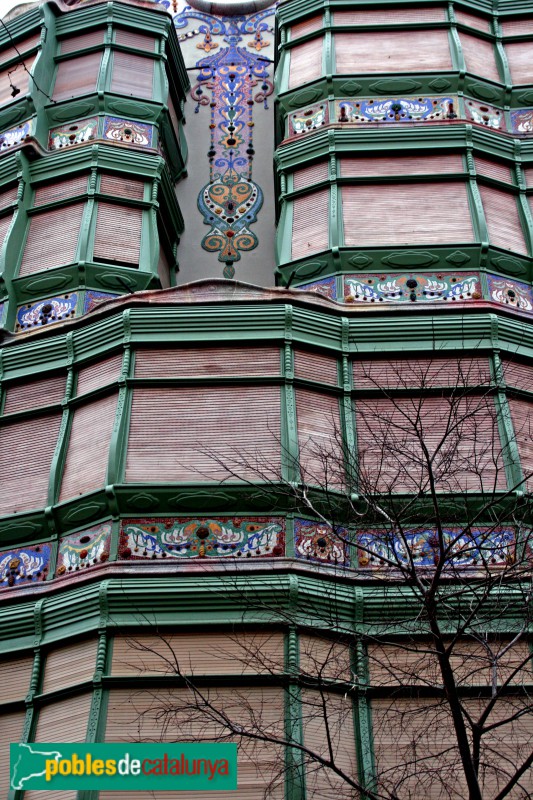 Barcelona - Casa Comalat. Façana Còrsega