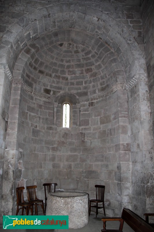 L'Estany - Església del Monestir, absis lateral (Foto: Albert Esteves, 2016) L'Estany - Església del Monestir, absis lateral