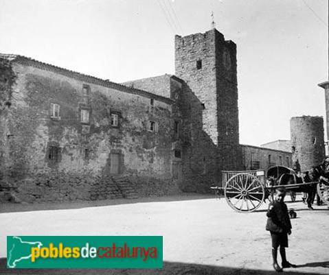 Verges - Recinte fortificat (Foto: Francesc Blasi - Arxiu C.E.C. -, anys vint) Verges - Recinte fortificat