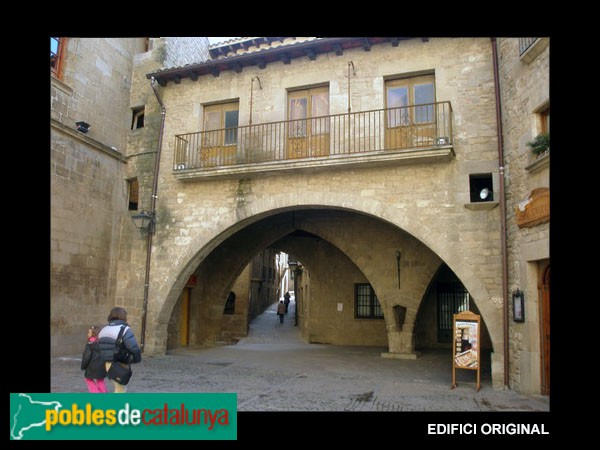 Arcades de la llotja a Sos del Rey Católico, originals