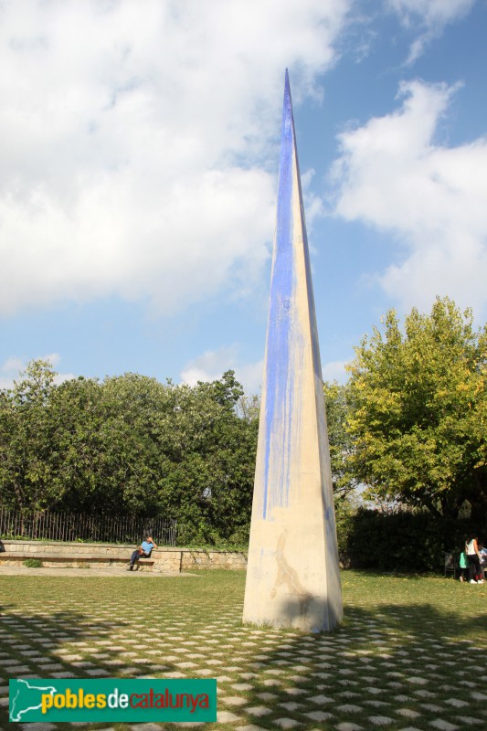 Barcelona - Jardí d'escultures de la Fundació Miró.  Agulla, de Tom Carr