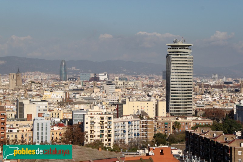 Barcelona - Edifici Colom, des de Montjuïc