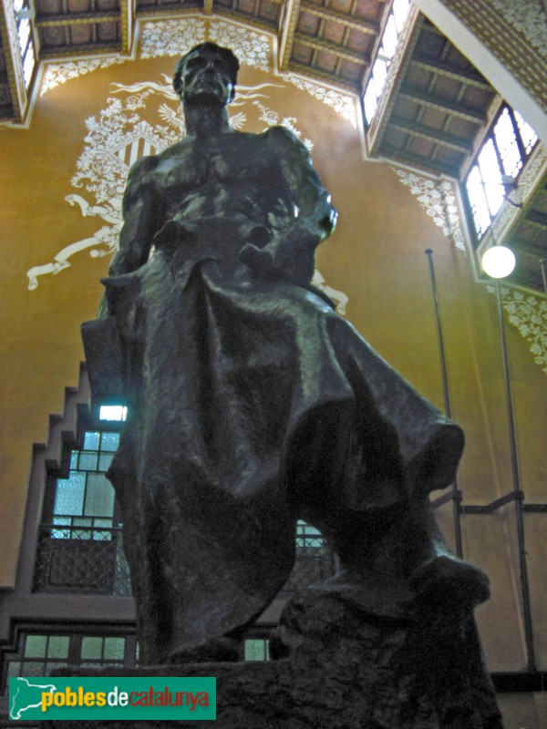 Barcelona - Escola del Treball. El Forjador, de Josep Llimona.