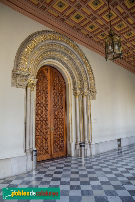 Barcelona - Universitat de Barcelona. Porta del Paranimf