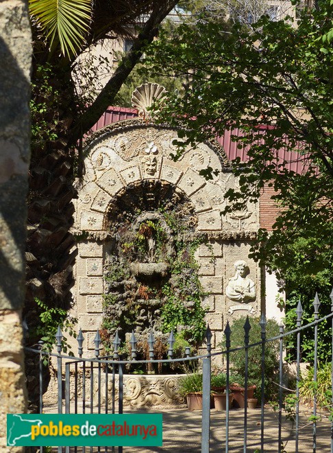 Barcelona - Les Carasses. Detall font (Foto: Graciel·la Vidal, 2016) Barcelona - Les Carasses. Detall font