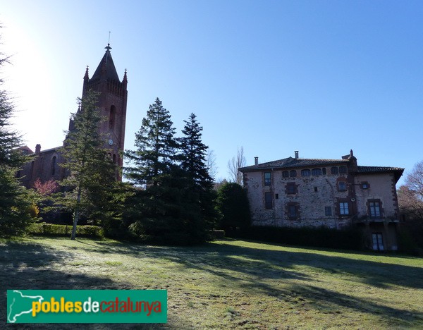 Conjunt mas i església (Foto: Graciel·la Vidal, 2017) Conjunt mas i església