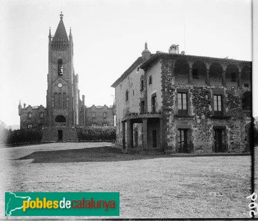 Conjunt mas i esglesia (Foto: Albert Oliveras. Arxiu Fotogràfic Centre Excursionista de Catalunya, 1925) Conjunt mas i esglesia