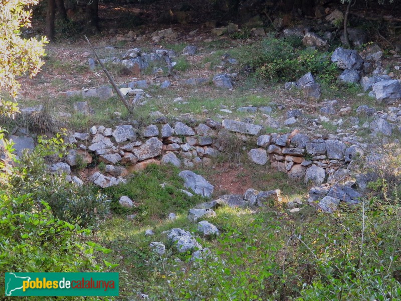 1280px-Muralles_de_Montgrós_-_El_Brull_CIC_20110928_00695 (Foto: Elmoianes, 2011) 1280px-Muralles_de_Montgrós_-_El_Brull_CIC_20110928_00695