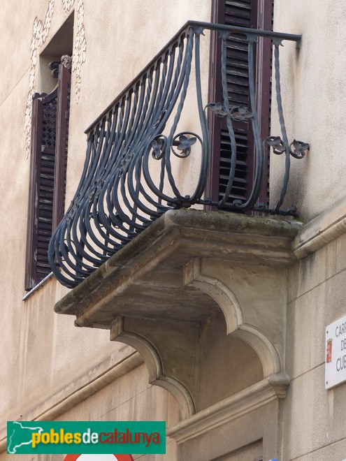 Can Guardiola. Detall barana balcons (Foto: Graciel·la Vidal, 2017) Can Guardiola. Detall barana balcons