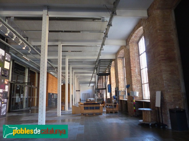 Barcelona - Antiga fàbrica Fabra i Coats. Interior planta baixa (Foto: Graciel·la Vidal, 2017) Barcelona - Antiga fàbrica Fabra i Coats. Interior planta baixa