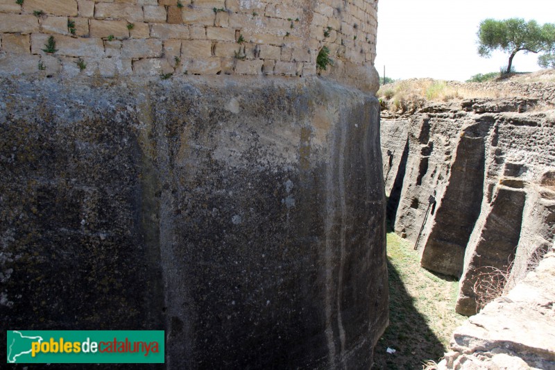 Peratallada - Muralla (Foto: Albert Esteves, 2017) Peratallada - Muralla