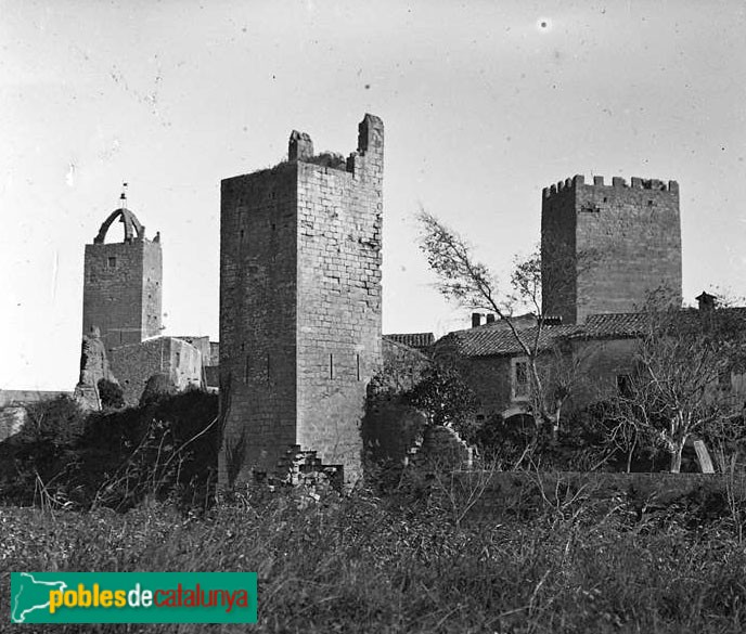 Peratallada - Muralla (Foto: Josep Salvany -Fons Salvany, Biblioteca de Catalunya-, 1913) Peratallada - Muralla
