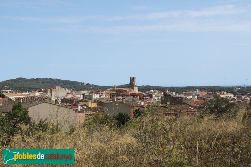 Palafrugell, amb el campanar de l'església al centre (Foto: Albert Esteves, 2017) Palafrugell, amb el campanar de l'església al centre