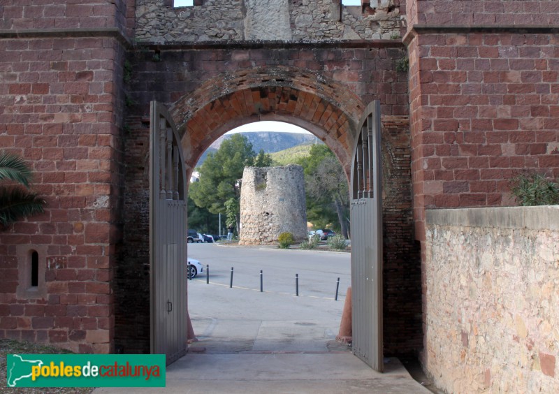 Castelldefels - Torre del Castell (Foto: Albert Esteves, 2018) Castelldefels - Torre del Castell