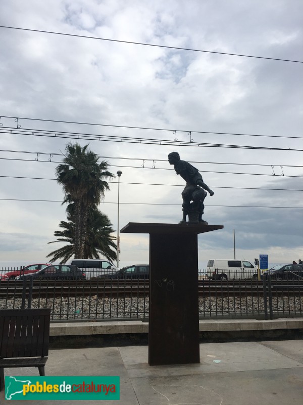 Badalona - Escultura dels nens saltant