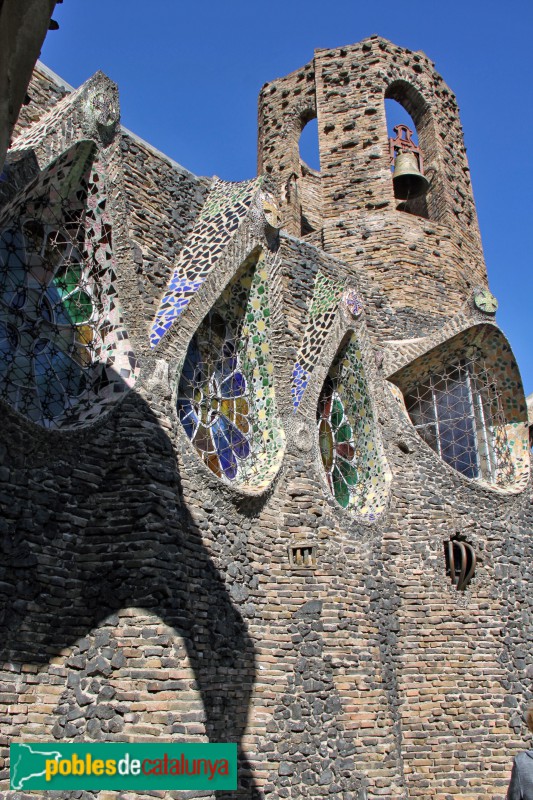Colònia Güell - Cripta (exterior) (Foto: Albert Esteves, 2018) Colònia Güell - Cripta (exterior)