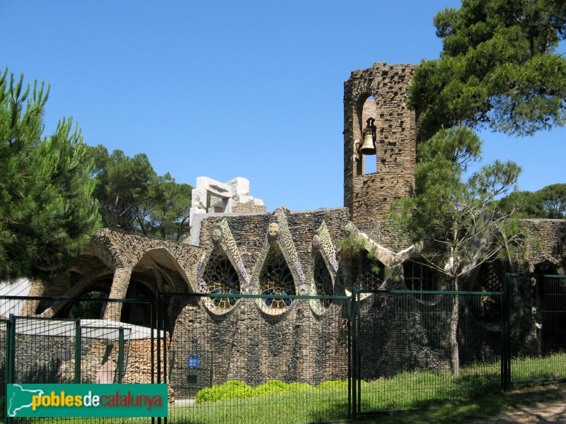 Colònia Güell - Cripta (exterior) (Foto: Albert Esteves, 2008) Colònia Güell - Cripta (exterior)