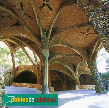 Colònia Güell - Cripta (exterior) (Foto: Albert Esteves, 2006) Colònia Güell - Cripta (exterior)