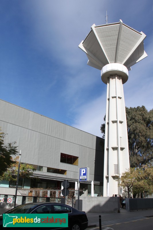 El Prat - Torre d'aigües de la plaça Catalunya