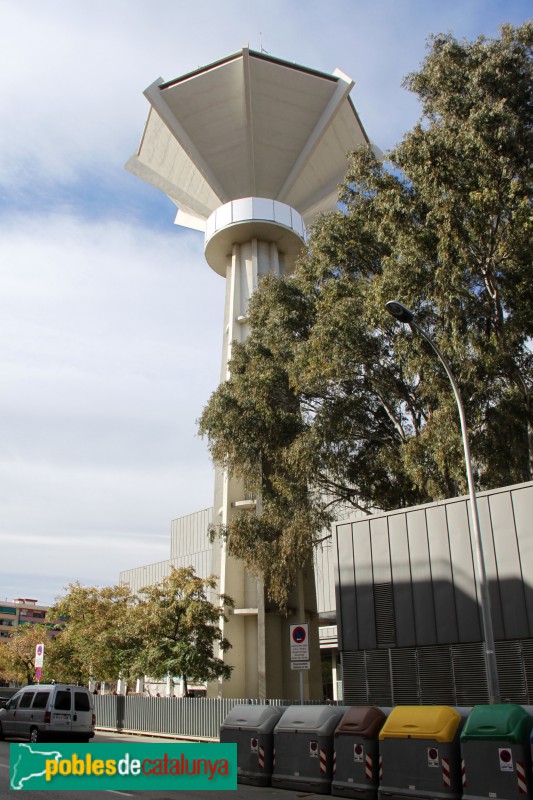 El Prat - Torre d'aigües de la plaça Catalunya