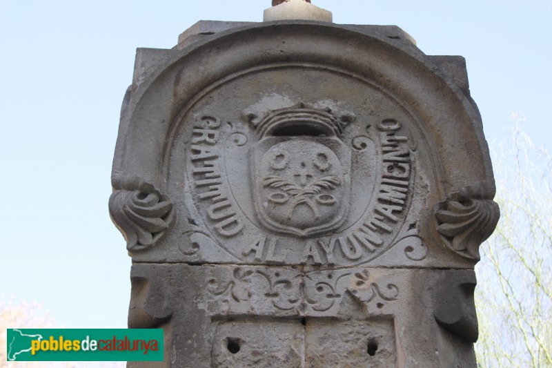 Barcelona - Font de la plaça Molina