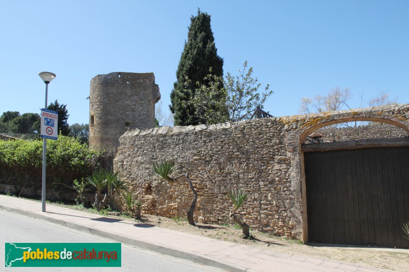 Pals - Torre del Mas Tomasí (Foto: Albert Esteves, 2018) Pals - Torre del Mas Tomasí