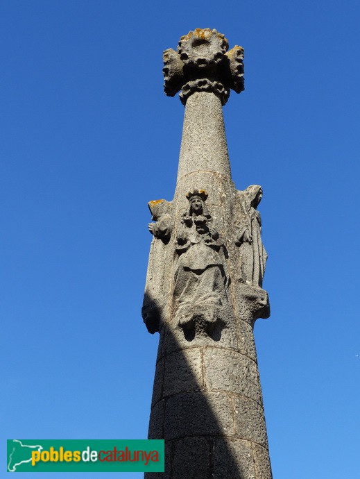 Folgueroles - El Pedró. Pinacle del monument