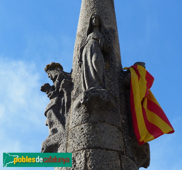 Folgueroles - El Pedró. Detall escultura Sagrat cor