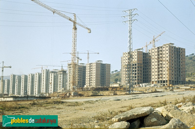 Barri de Canyelles durant la seva construcció