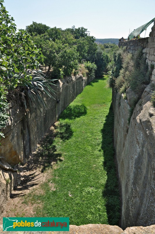 Peratallada - Muralla (Foto: Alberto González Rovira, 2018) Peratallada - Muralla