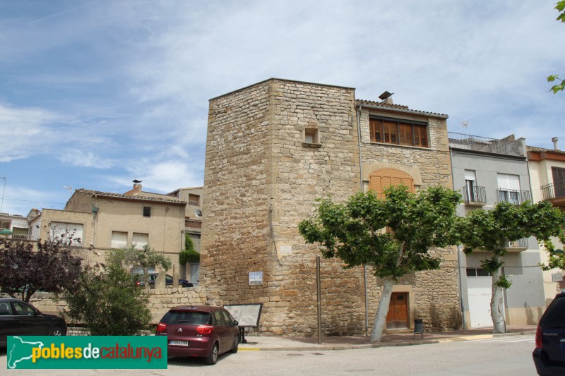 Verdú - Torre al carrer Tomàs i Pellisó