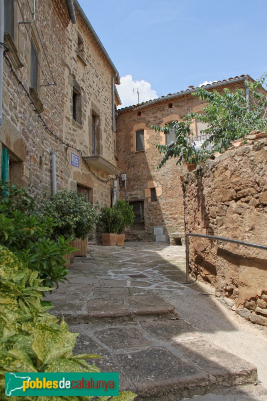 Tàrrega - Carrer de les Escales (Riudovelles) (Foto: Albert Esteves, 2018) Tàrrega - Carrer de les Escales (Riudovelles)
