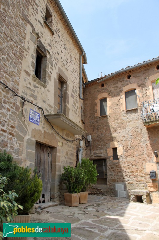 Tàrrega - Carrer de les Escales (Riudovelles) (Foto: Albert Esteves, 2018) Tàrrega - Carrer de les Escales (Riudovelles)