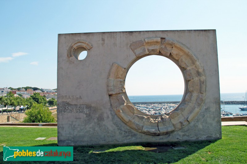 Palamós - Restes del Convent de Sant Agustí: rosassa (Foto: Albert Esteves, 2018) Palamós - Restes del Convent de Sant Agustí: rosassa