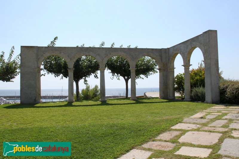 Palamós - Restes del Convent de Sant Agustí: arcs del claustre (Foto: Albert Esteves, 2018) Palamós - Restes del Convent de Sant Agustí: arcs del claustre