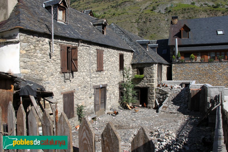 Escunhau - Una casa del poble