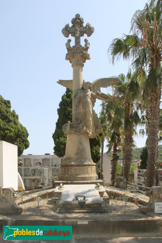 Palamós - Sepulcre de la família Álvarez (Foto: Albert Esteves, 2018) Palamós - Sepulcre de la família Álvarez