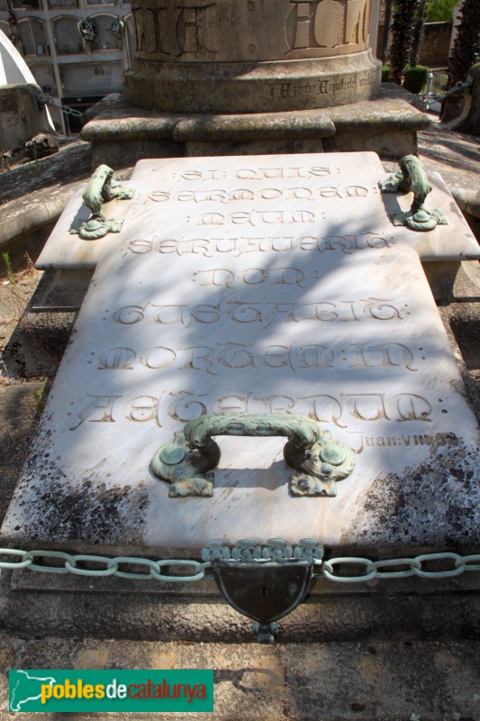 Palamós - Sepulcre de la família Álvarez (Foto: Albert Esteves, 2018) Palamós - Sepulcre de la família Álvarez