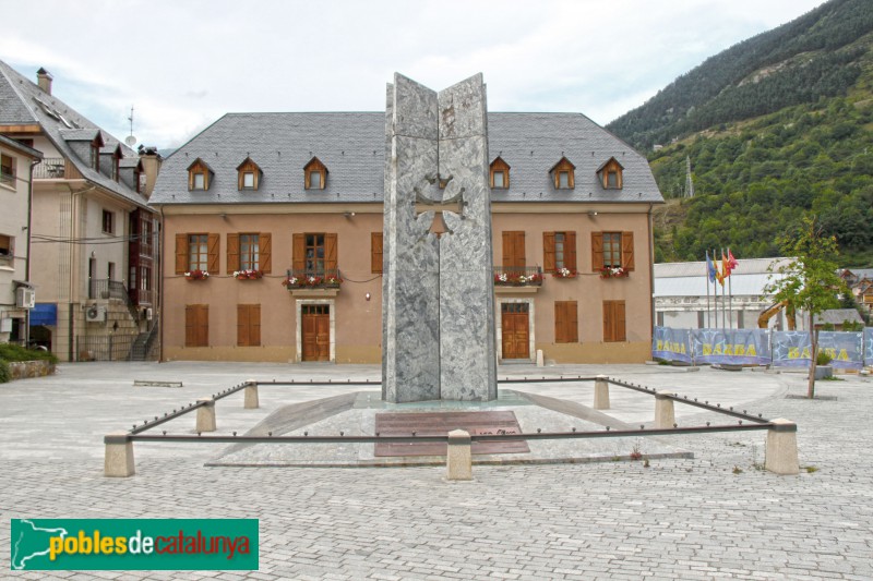 Vielha - Escultura d'Homenatge a la Llengua i Cultura Aranesa