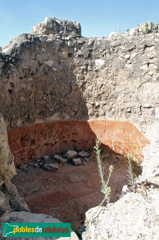 Guimerà - Castell. Restes d'una sitja