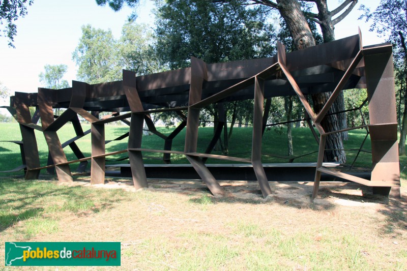 Palamós - Mas Brugarol (Mas del Vent), taula amb cobert de RCR (Foto: Albert Esteves, 2018) Palamós - Mas Brugarol (Mas del Vent), taula amb cobert de RCR