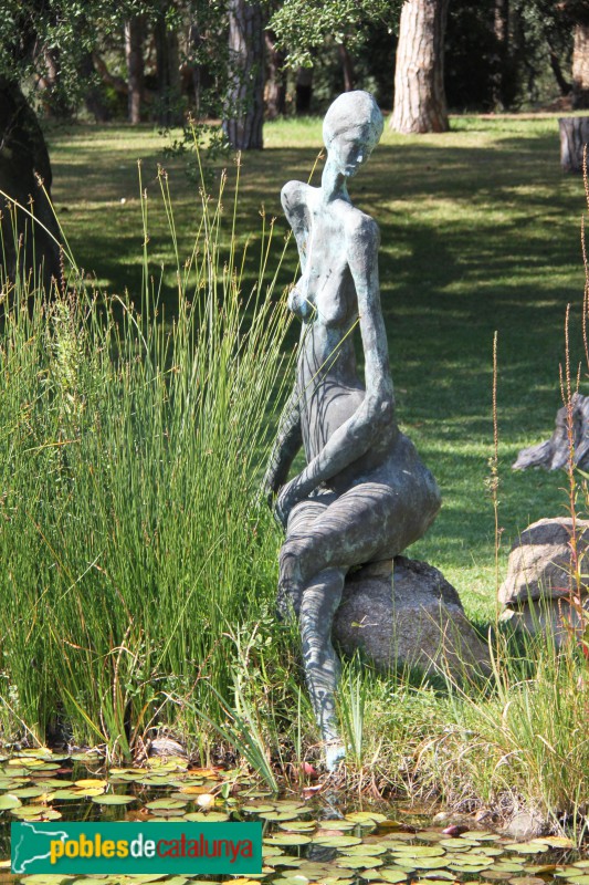 Palamós - Mas Brugarol (Mas del Vent), escultura del jardí (Foto: Albert Esteves, 2018) Palamós - Mas Brugarol (Mas del Vent), escultura del jardí