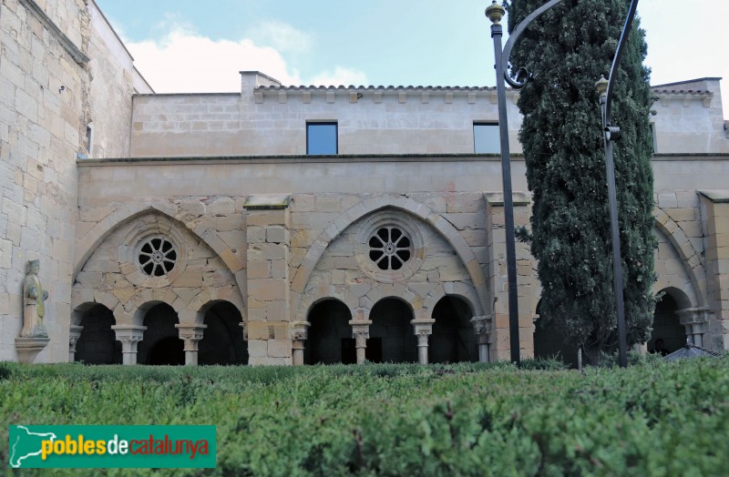 Vallbona de les Monges - Claustre del monestir. Galeria est