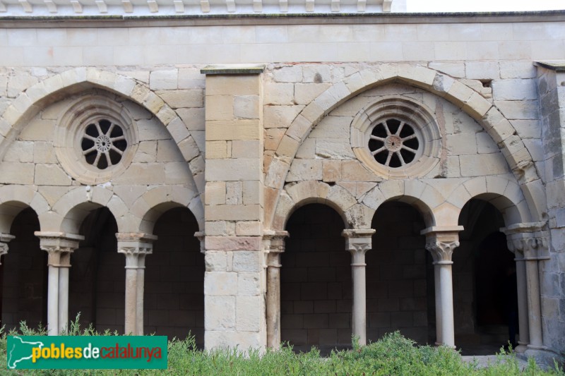 Vallbona de les Monges - Claustre del monestir. Galeria est