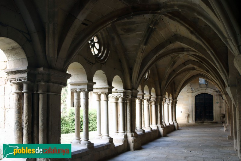 Vallbona de les Monges - Claustre del monestir. Galeria est