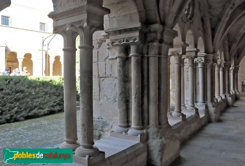 Vallbona de les Monges - Claustre del monestir. Galeria est