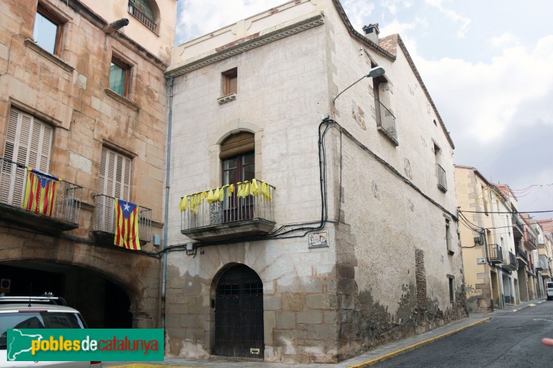 Bellpuig - Antic carrer del Pou (ara Homenatge a la Vellesa) (Foto: Albert Esteves, 2018) Bellpuig - Antic carrer del Pou (ara Homenatge a la Vellesa)