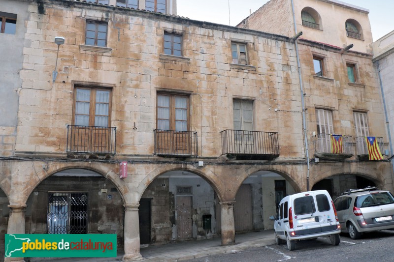 Bellpuig - Antic carrer del Pou (ara Homenatge a la Vellesa) (Foto: Albert Esteves, 2018) Bellpuig - Antic carrer del Pou (ara Homenatge a la Vellesa)