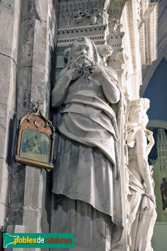 Bellpuig - Mausoleu de Ramon Folc de Cardona: figura als brancals