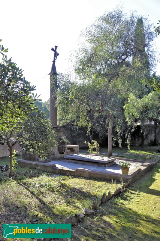 Esplugues de Llobregat - Panteó Garí Arana